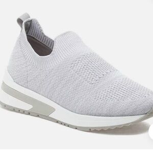 J Slides White knit Golic Sneakers